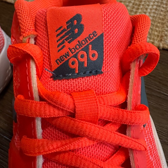 New Balance 996 Tennis Shoes Boys Size 5.5‎ Orange Sneakers KC996DL3 - Picture 2 of 11